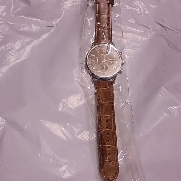 Geneva Brown Chronograph men's Leather Strap Watch. Never opened. NEW in Package - Picture 2 of 5